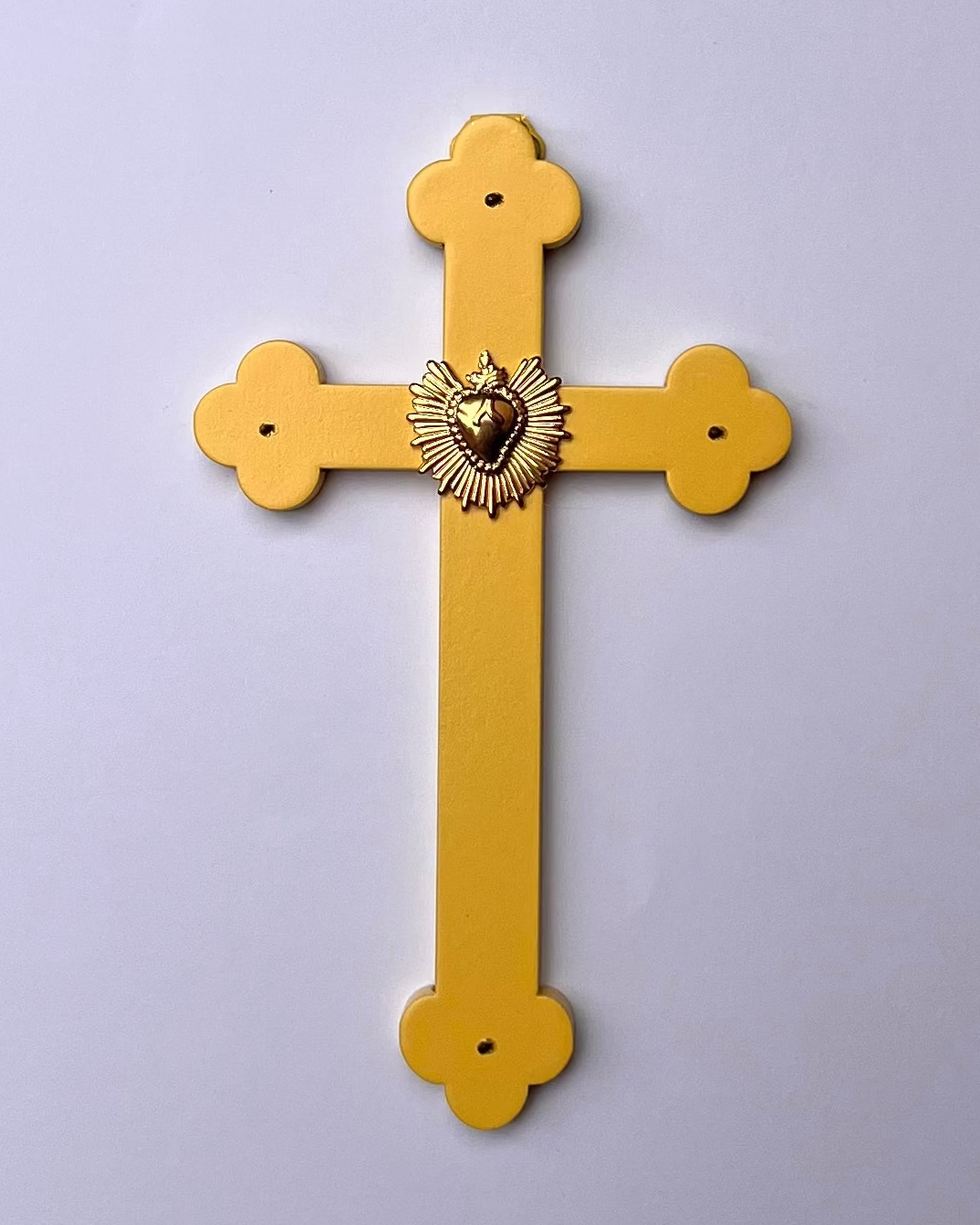 Crucifix rayonnant cumin
