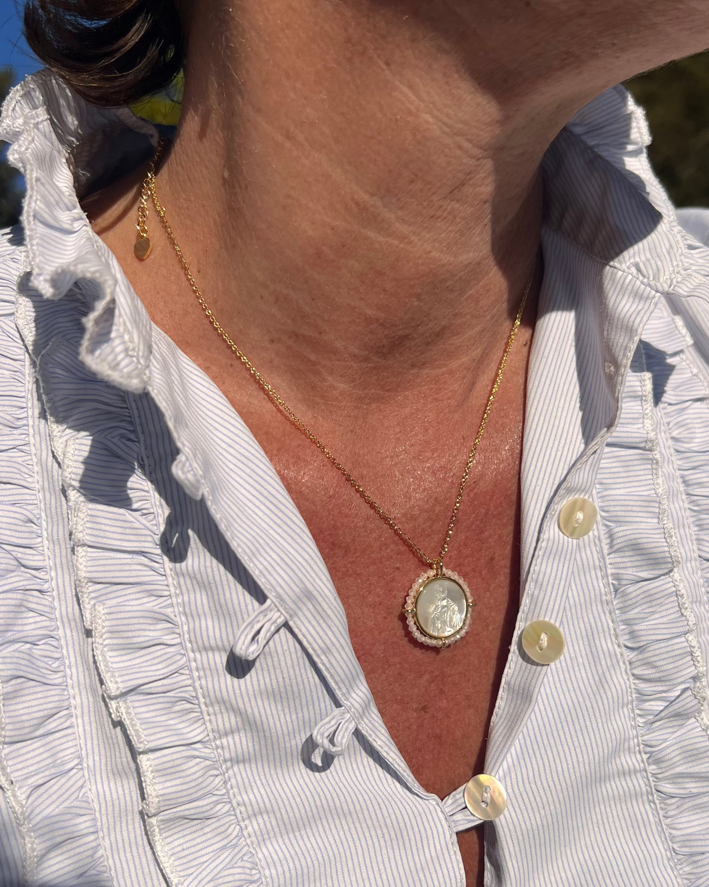 Médaille de la Vierge perlée