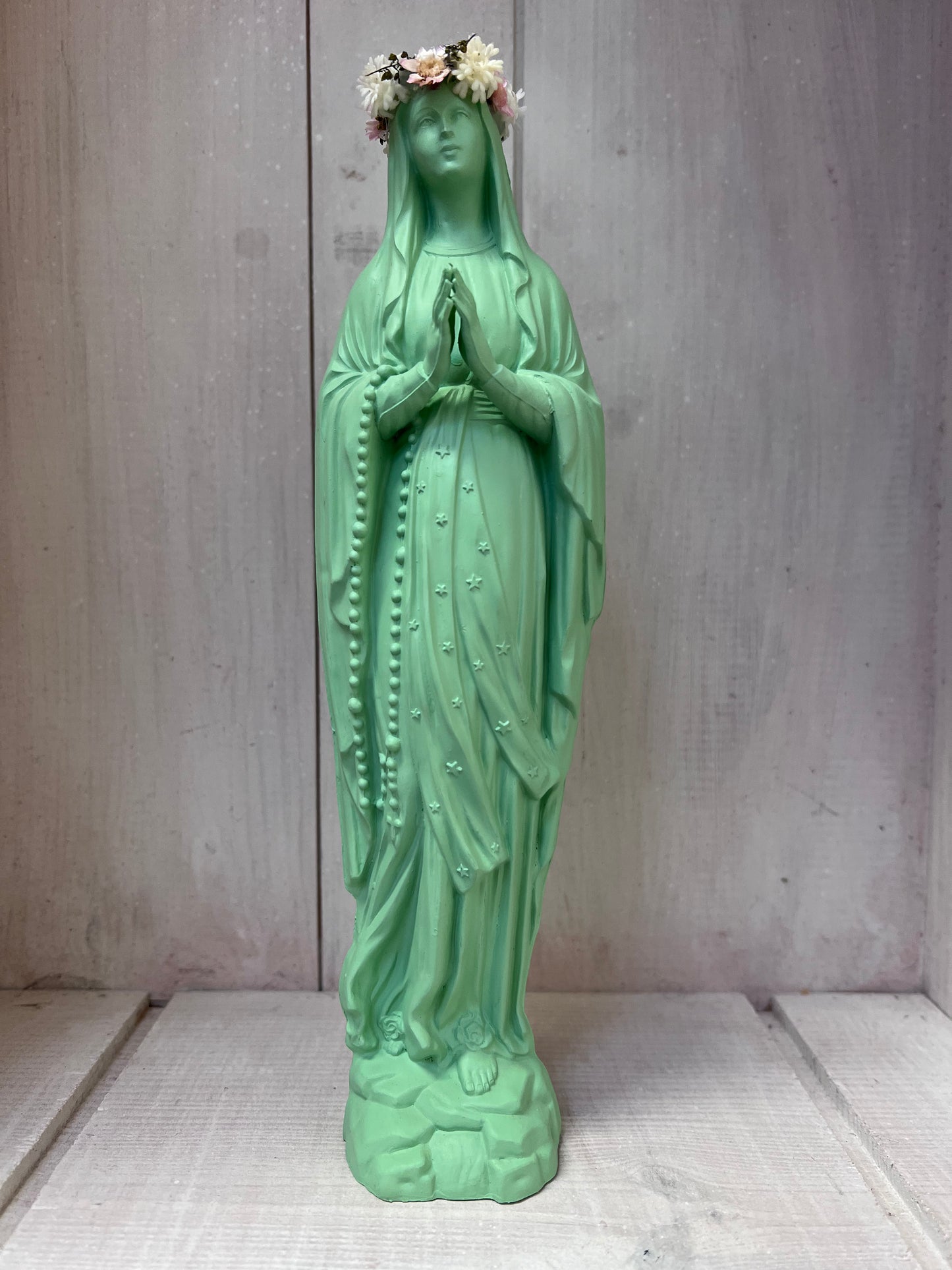 Statuette Vierge 25 cm Couronnée Fleurie