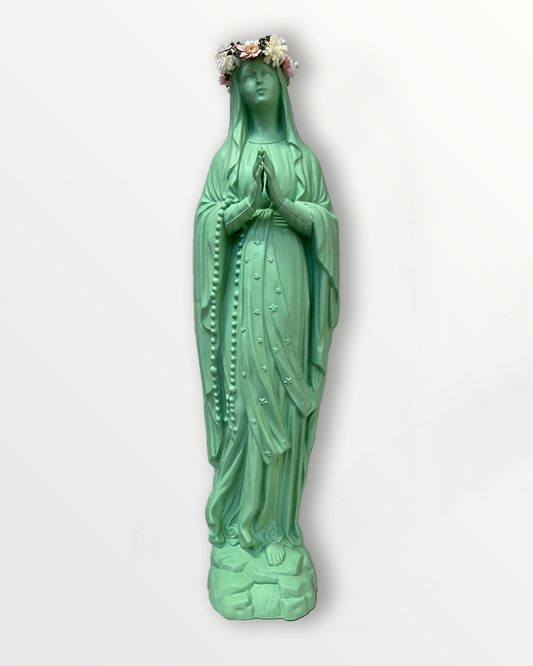 Statuette de la Vierge couronnée de fleurs